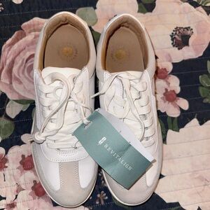 NWT Revitalign Women's Azalea - White & Cream Sneakers